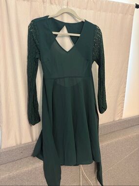 green emerald velvet dress SHEIN PETITE Off Shoulder Flounce Sleeve Ruched Dress, M1100981, Black,  Petite S: Buy Online at Best Price in Egypt